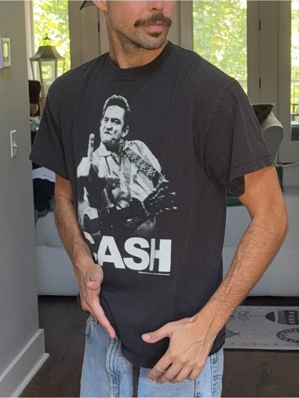 2009 Johnny Cash Middle Finger Tee 🖕
